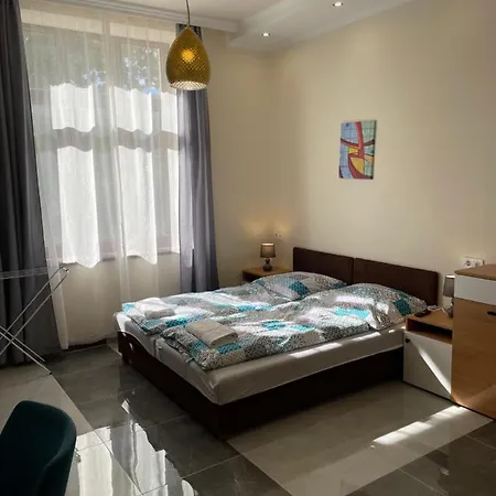 Kovacs Apartmanhaz Kiskunhalas Zimmer foto