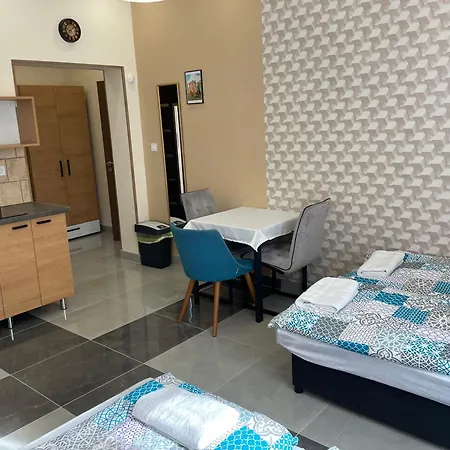 Kovacs Apartmanhaz Kiskunhalas Zimmer foto