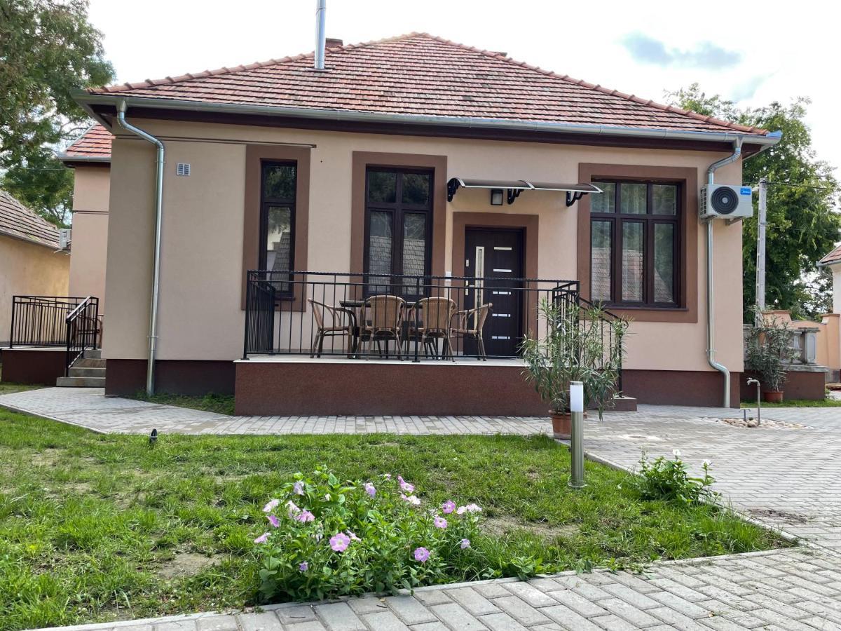 Kovacs Apartmanhaz Apartment *