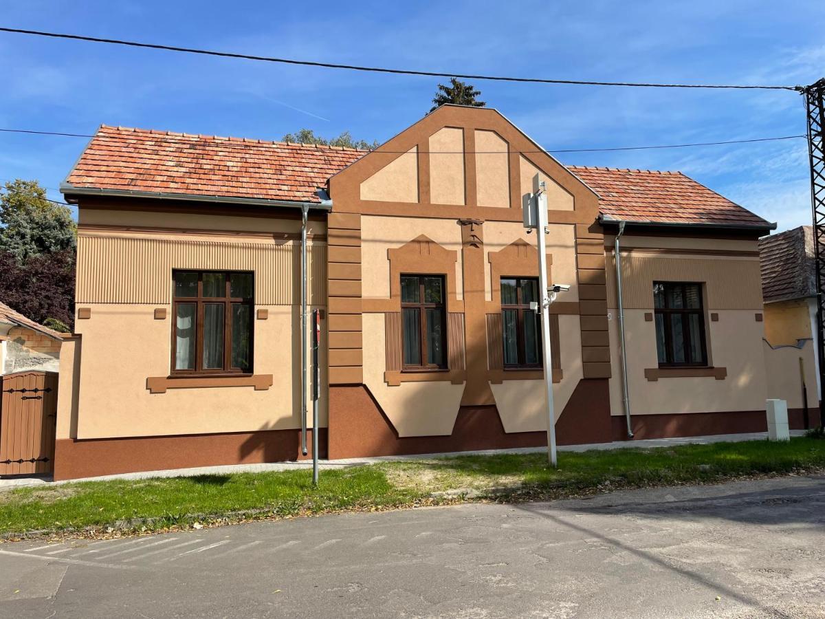 Kovacs Apartmanhaz Apartment *