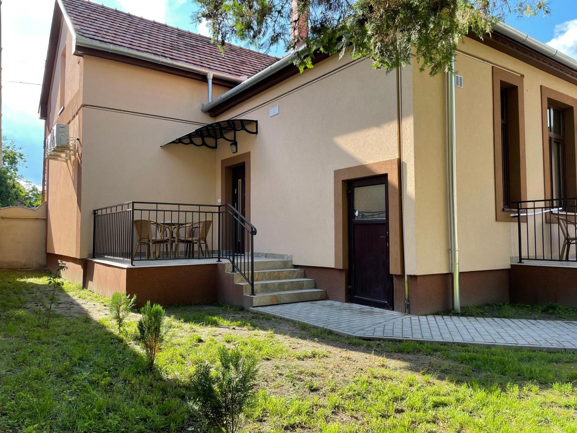 Kovacs Apartmanhaz * Kiskunhalas
