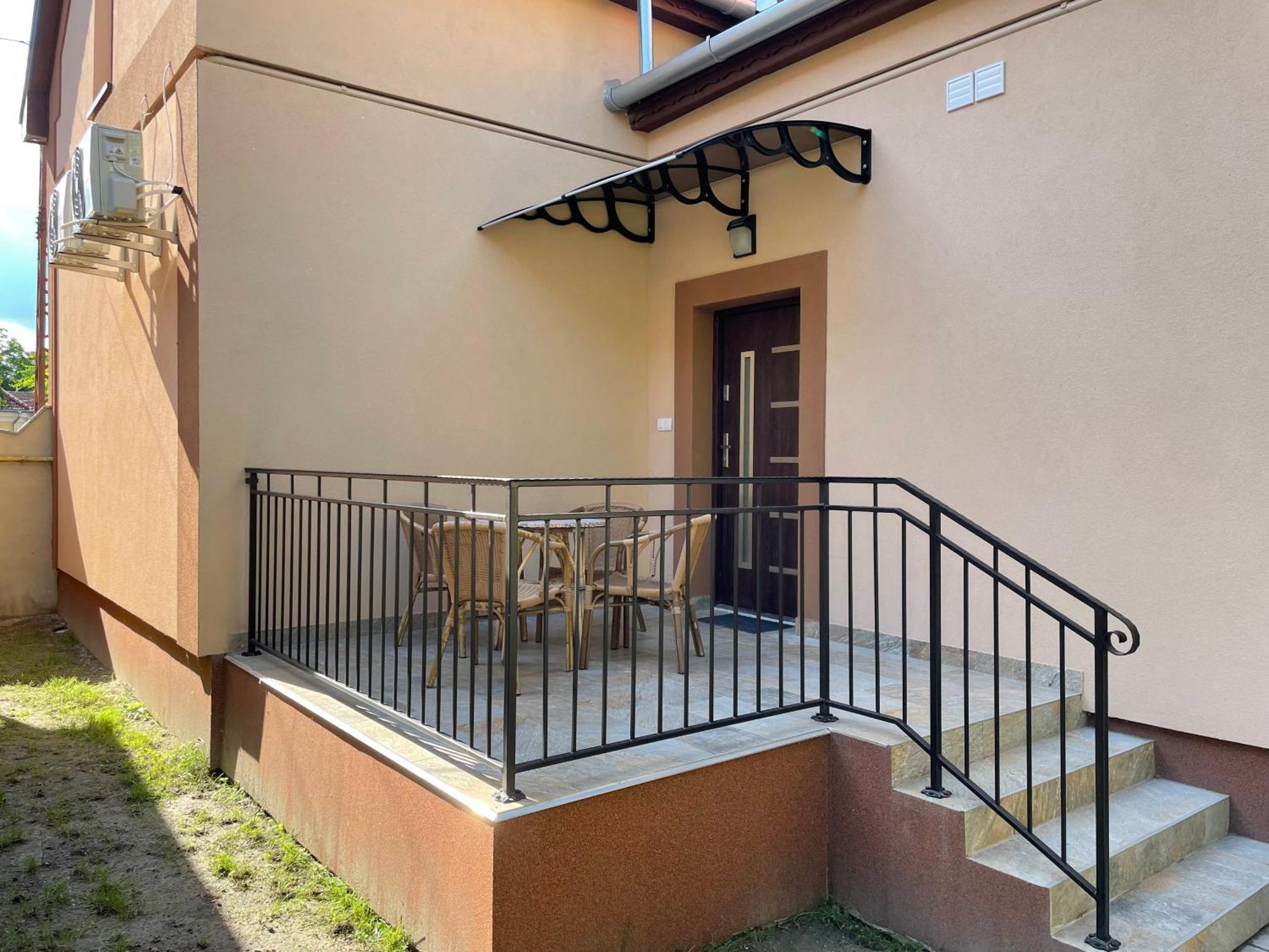 Kovacs Apartmanhaz *