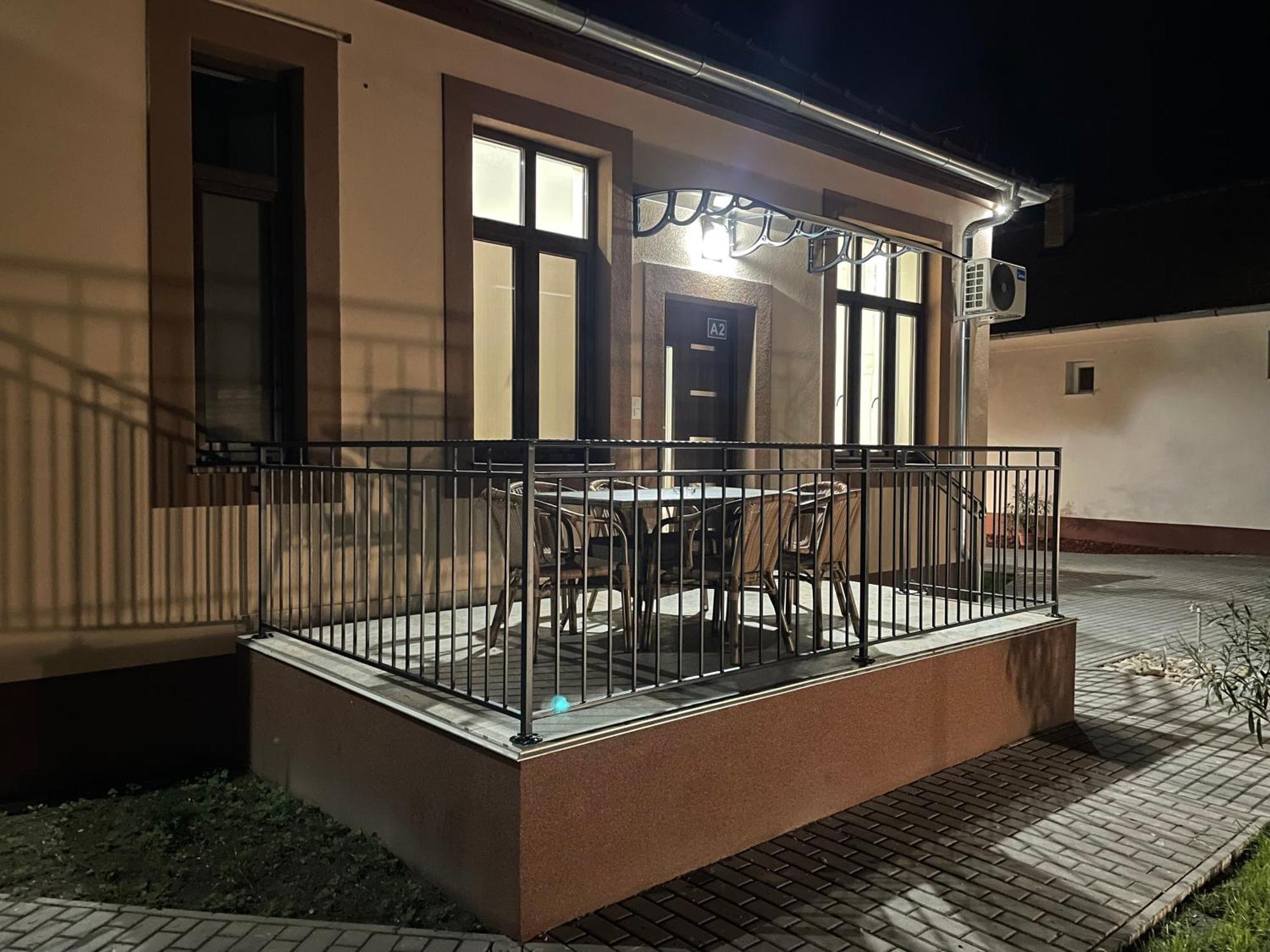 Kovacs Apartmanhaz * Kiskunhalas
